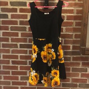 Vetior Scoop Neck Sleeveless Sunflower Dress
